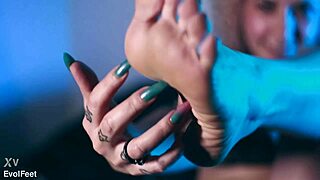 Dominant Latina Marilou Delivers Intense Foot Worship And Masturbation With Horny Queen