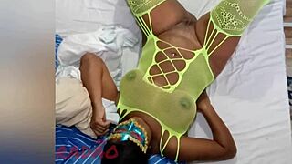 Puta gozando no oral com cum in mouth.