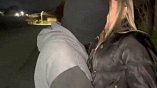 CASADA DANDO pra um estranho no meio da rua ao vivo - oh wow!