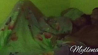 Sexo quente anal intensa em meia luz.