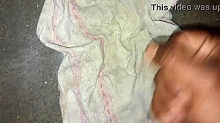 Wifi vale ladke ne payment collect karte hue madam ko armpit lick kiya aur pussy gape karke cum diya