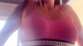 Fui treinar na academia com plug anal no cu e fiquei com tes�o