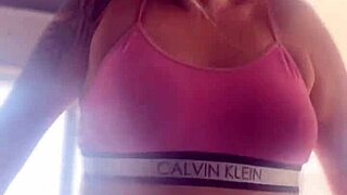 Fui treinar na academia com plug anal no cu e fiquei com tes�o