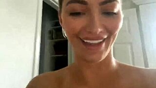 lindsey pelas webcam amateur naked big tits blonde boobs