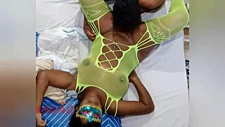 Puta gozando no oral com cum in mouth.