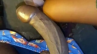 Siempre quise trio con vecina y hermastra, so we got together for amateur fucking and pussy action in this homemade latina session. Tits and natural vibes made it sexy.