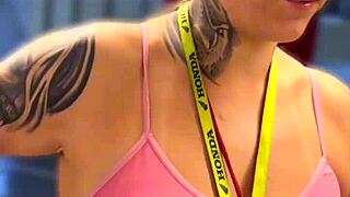 Fui treinar na academia com plug anal no cu e fiquei com tes�o