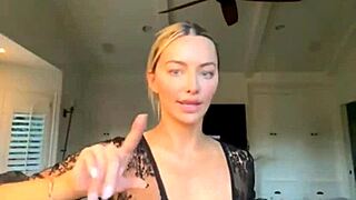 lindsey pelas webcam amateur naked big tits blonde boobs