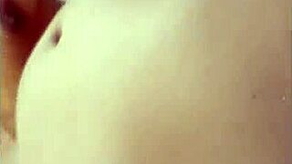 Le lleno la concha y la boca de leche a maestra universitaria cachonda