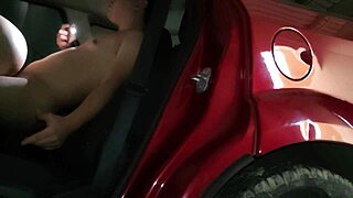 Contracting beautiful girl in El Paso