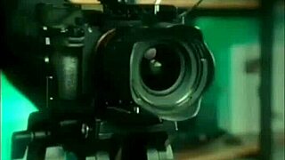 2 dólares ou um presente misterioso, escolhi o presente, adivinha, foi só no cuzinho e no aro com direito a duas gozadas de uma vez