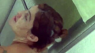 Flashing ass after bath