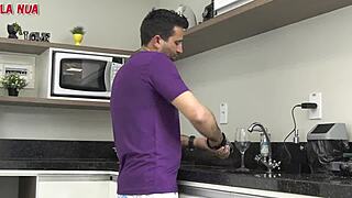 Novinha Safadinha in Meu Primeiro BBC Enorme na Bucetinha Apertada na Sua Telinha