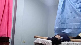 la enfermera empezar�a con el tratamiento y no imaginaba que ser�a con mi polla dentro de su co�o que enfermera sucia