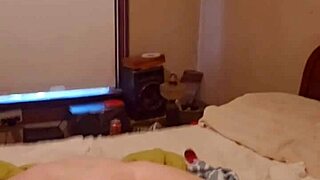 Hey, my wife really likes her pussy stretched and played with, spreading wide for rimjob and cunilingus in amateur action.