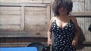 Cumpli el reto para mi hijastro perdi una apuesta y tuve que enviarle porno casero a mi hijastro haciendo un espectaculo porno semi desnuda a mi hijastro porno real casero masturbandome para mi hijastro