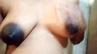 newly married pregnant bhabhi enjoys self while bathing