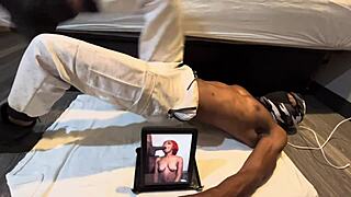 Can This Muscular California Bodybuilder Keep Her Tight Abs Ready For Exotic Ladies In Workout Sessions