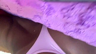 Nega safadinha muestra marquinha en público brasileño amateur lencería latina