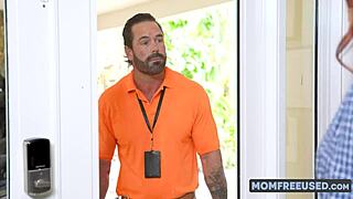 Elise London Freeuse with GI Joey