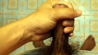 i feel so emotional and sexy watching this vietnamese asian mov with intense passion