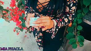 Offering money to beautiful culonas on street for sex