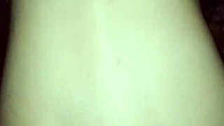 Me follo a mi novia mientras mi suegra esta en el comedor. Sexy scene unfolds.