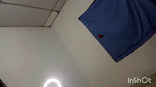 Tired of virginity, big ass Latina woman from Miami United States finds first client on Florida street