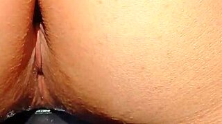 Mature wife with shaved pussy and big lips humps huge homemade toy in steamy session