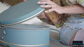 sexy milf kenna vanessa, wanna strip naked from lingerie and stockings?!