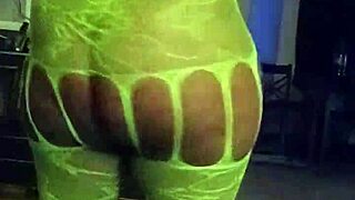 Big Booty Cousin Dances Naked Emotionally