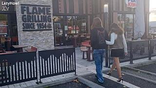 Un Fan Voyeur Me Suit Au Bk