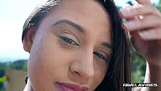 Ninfetinha aproveitando o dia ensolarado e fodendo gostoso as brazilian sexy latina amateurs