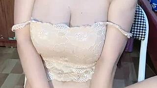 Hey, check this glassed Vietnamese girl getting off solo 😏