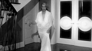 Conversational-Neutral chat about Kylie Minogue's energetic dance on Lucid TV Paris full version