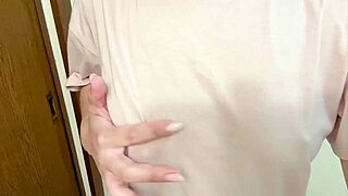 【剛毛女子大生オナニー】お母さんが寝てお風呂入る時に臭い身体のままおまんこ触ってオナニーしました。