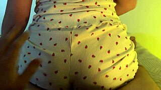 Real homemade couple lies down for babe to take control with blowjob and orgasm in passionate session