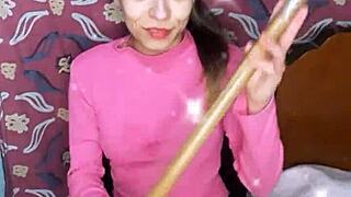 i love watching this cute petite amateur do her workout routine before recording