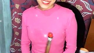 i love watching this cute petite amateur do her workout routine before recording