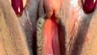 corno filmou tudo e gozou rosa vermelha