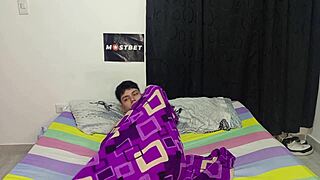 Joven De 18 Años Caliente Le Encanta Follarse A Su Milf Favorita Con Cunnilingus Y Deepthroat Después De Tomar El Café