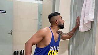 Meu Colega de Trabalho COMEU Minha Esposa no Vestiario da Firma Junto Comigo!