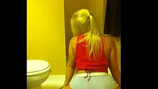 Why Does This Hot Amateur Blonde Shake Her Big Ass On Webcam?