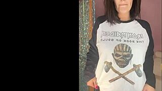 i know how to hit the spot as a milf mistress with big tits in solo femdom pov