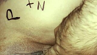 me chupo los dedos y dedeo rico la vagina de frida latina