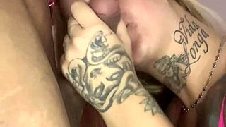 Hey, did you see that leaked video of the blonde married Corinthians fan whose intimate clips hit the net after losing her phone?