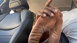 Hood white chick shows off her dirty feet and toes in this teen 18+ clip