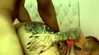 Hey, did you see that leaked video of the blonde married Corinthians fan whose intimate clips hit the net after losing her phone?