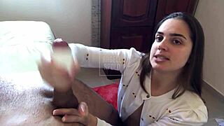 gozei e esguichei no peito da melhor amiga da minha namorada