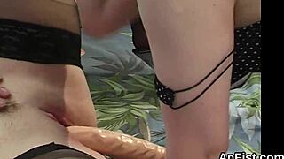 Kinky Lesbo Sex Kittens Spreading And Fisting Buttholes